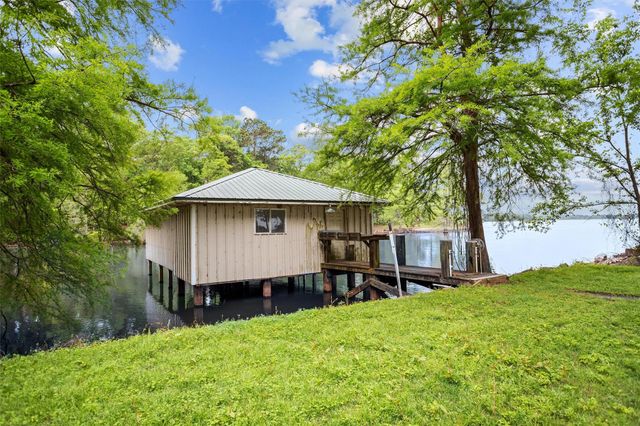 232 Eastwood Drive, Milam, TX 75959