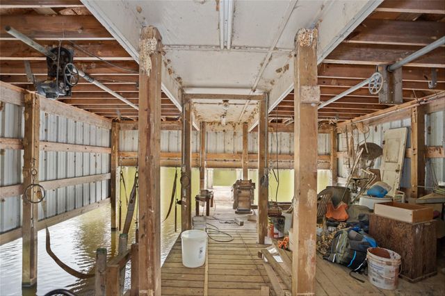 232 Eastwood Drive, Milam, TX 75959