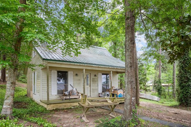 232 Eastwood Drive, Milam, TX 75959