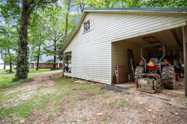 232 Eastwood Drive, Milam, TX 75959