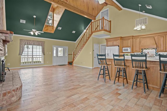 232 Eastwood Drive, Milam, TX 75959