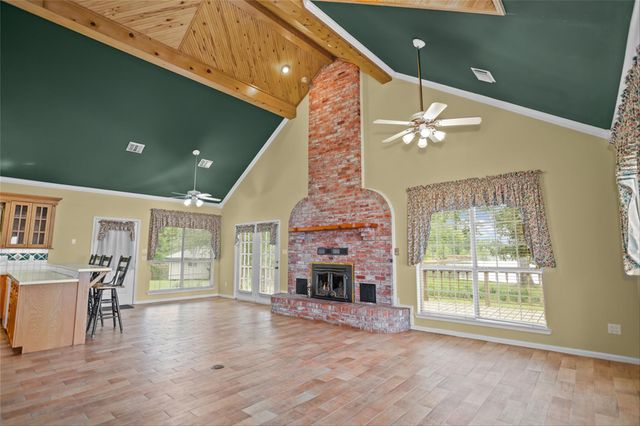 232 Eastwood Drive, Milam, TX 75959