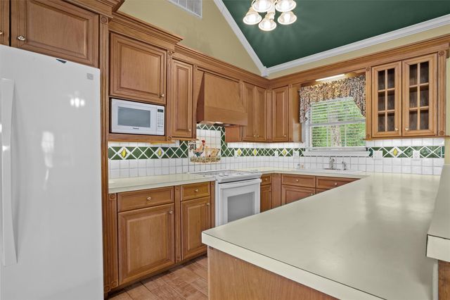 232 Eastwood Drive, Milam, TX 75959