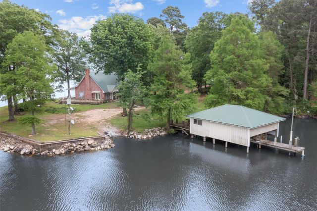 232 Eastwood Drive, Milam, TX 75959