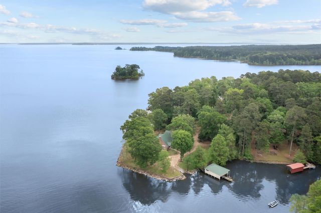 232 Eastwood Drive, Milam, TX 75959