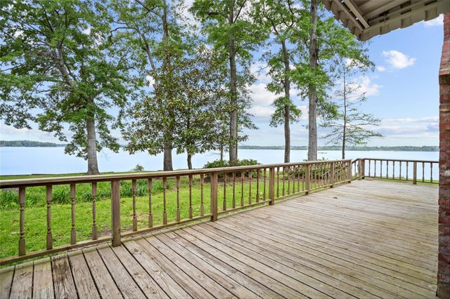 232 Eastwood Drive, Milam, TX 75959