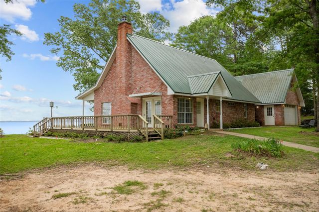 232 Eastwood Drive, Milam, TX 75959