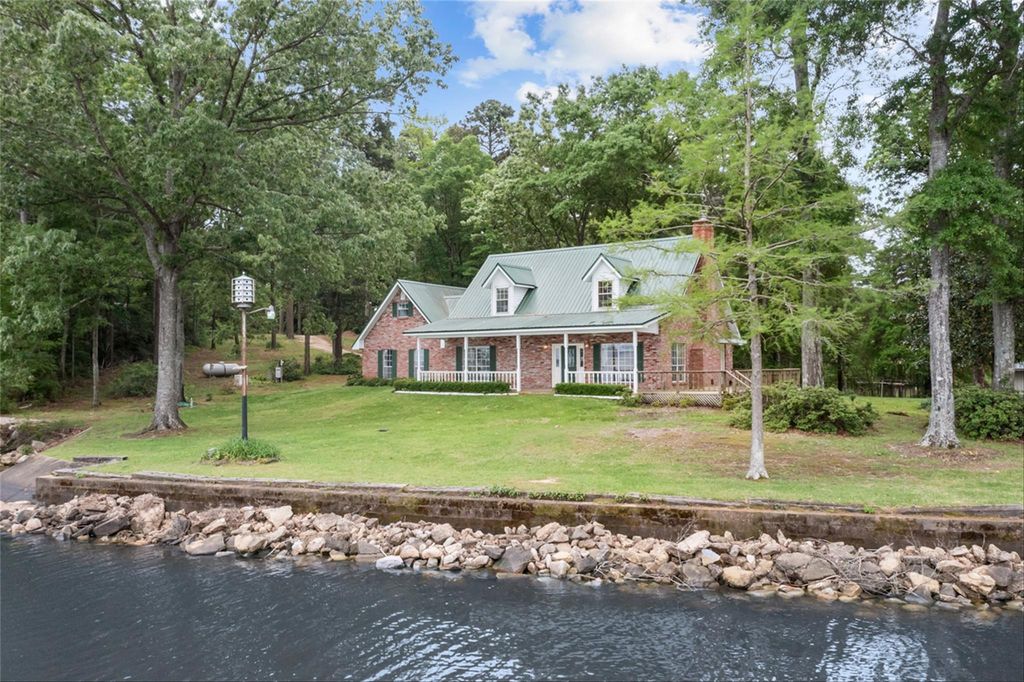 232 Eastwood Drive, Milam, TX 75959