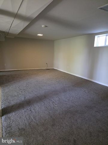 20 CHESTERFIELD DR, New Castle, DE 19720