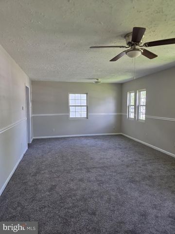 20 CHESTERFIELD DR, New Castle, DE 19720