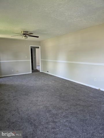20 CHESTERFIELD DR, New Castle, DE 19720