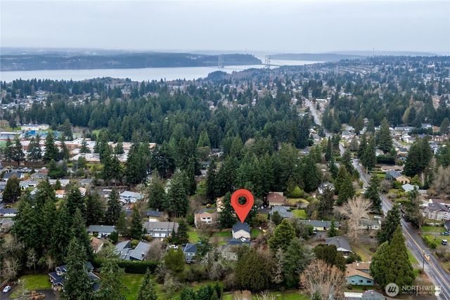 8206 42nd Street Ct W, University Place, WA 98466