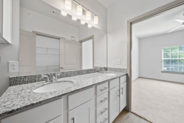 691 Union Chapel RD S1, Cedar Creek, TX 78612
