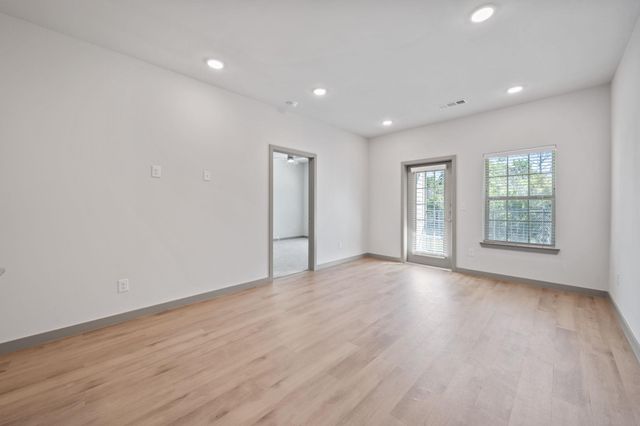 691 Union Chapel RD S1, Cedar Creek, TX 78612