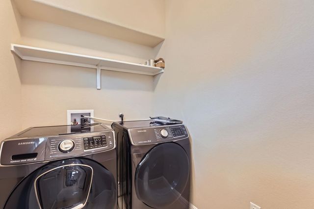 406 Epiphany LN, Pflugerville, TX 78660