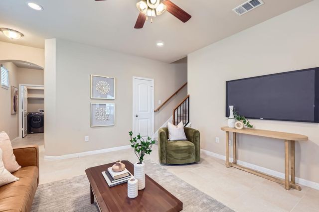 406 Epiphany LN, Pflugerville, TX 78660