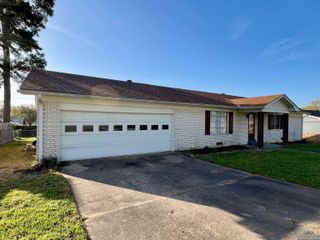 1523 Young St., Henderson, TX 75654