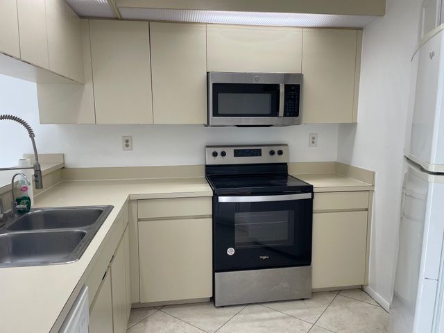 3666 Victoria Drive, West Palm Beach, FL 33406