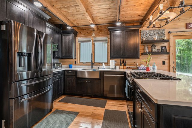 12349 N Sherman Lake Drive, Augusta, MI 49012