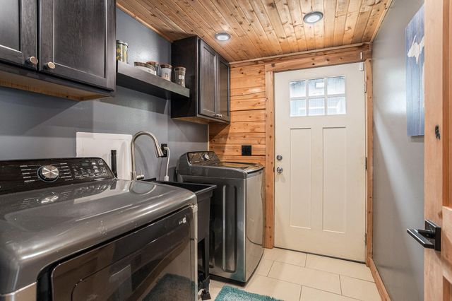 12349 N Sherman Lake Drive, Augusta, MI 49012