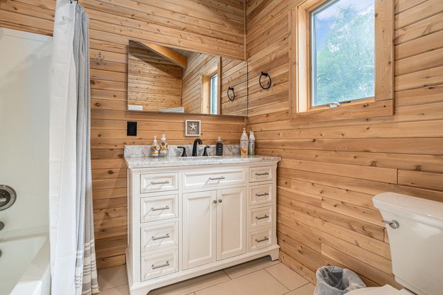12349 N Sherman Lake Drive, Augusta, MI 49012