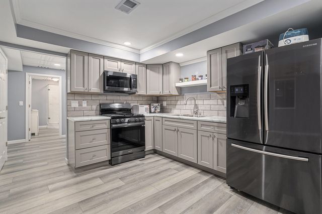 12349 N Sherman Lake Drive, Augusta, MI 49012