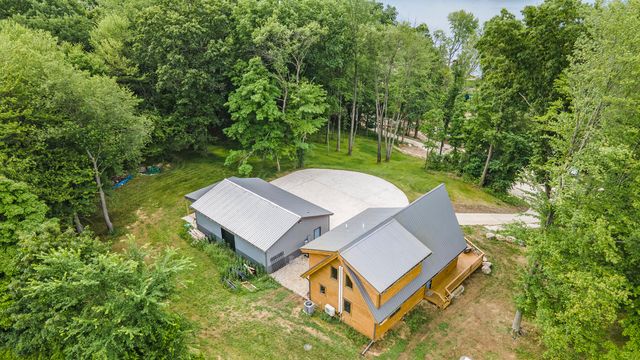 12349 N Sherman Lake Drive, Augusta, MI 49012