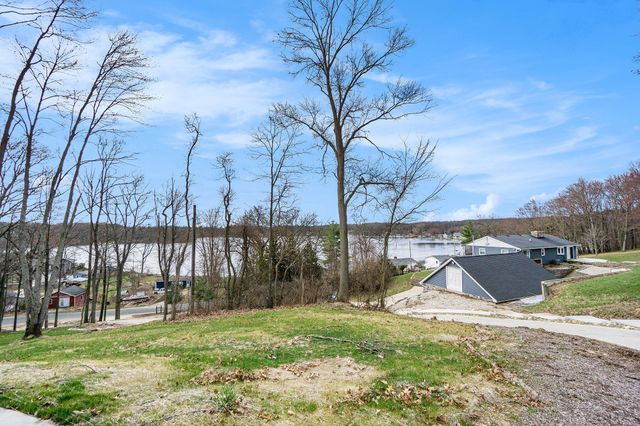 12349 N Sherman Lake Drive, Augusta, MI 49012