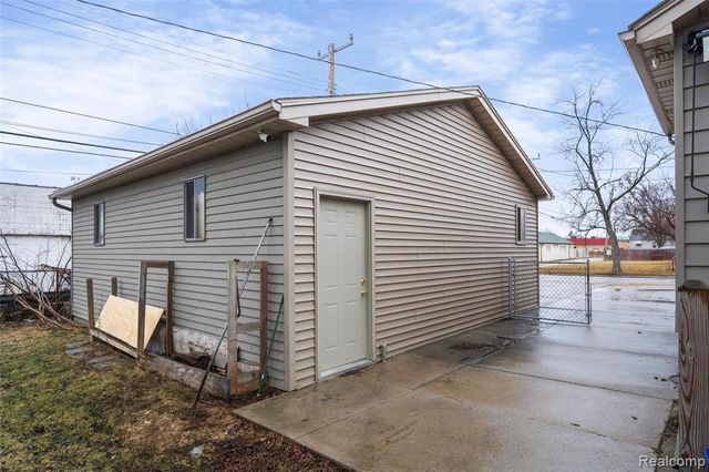 1925 Anne Avenue, Lincoln Park, MI 48146