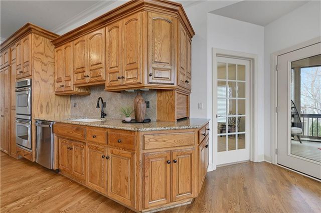 740 Suffolk Lane, Loch Lloyd, MO 64012