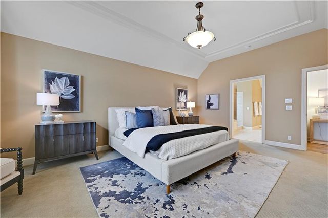 740 Suffolk Lane, Loch Lloyd, MO 64012