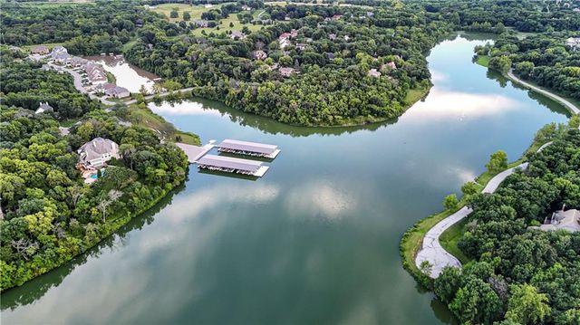 740 Suffolk Lane, Loch Lloyd, MO 64012