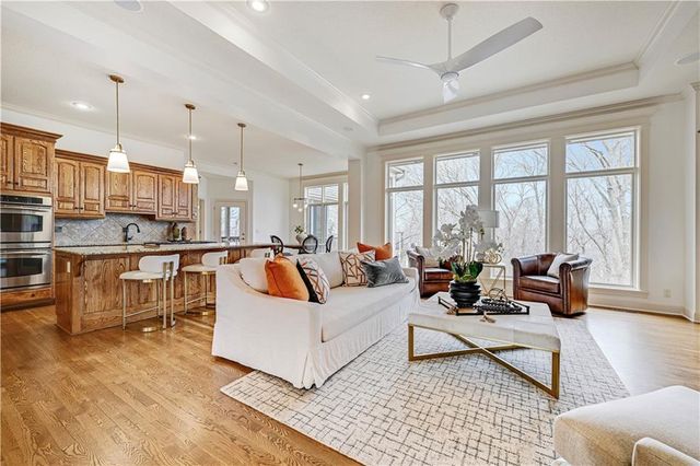 740 Suffolk Lane, Loch Lloyd, MO 64012