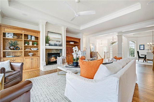 740 Suffolk Lane, Loch Lloyd, MO 64012