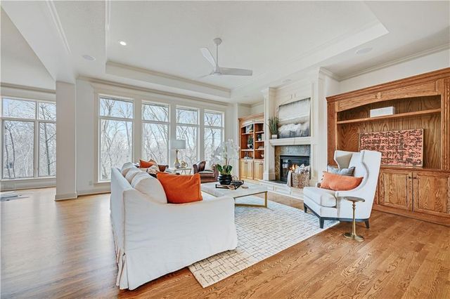 740 Suffolk Lane, Loch Lloyd, MO 64012