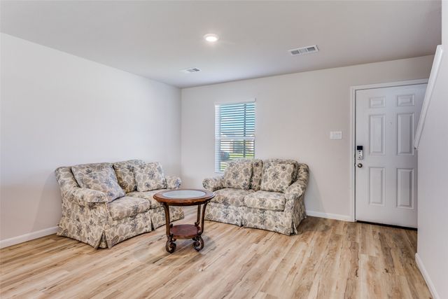 107 Annabelle Street, Cleburne, TX 76031