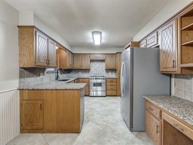 2201 Colchester Terrace, Edmond, OK 73034