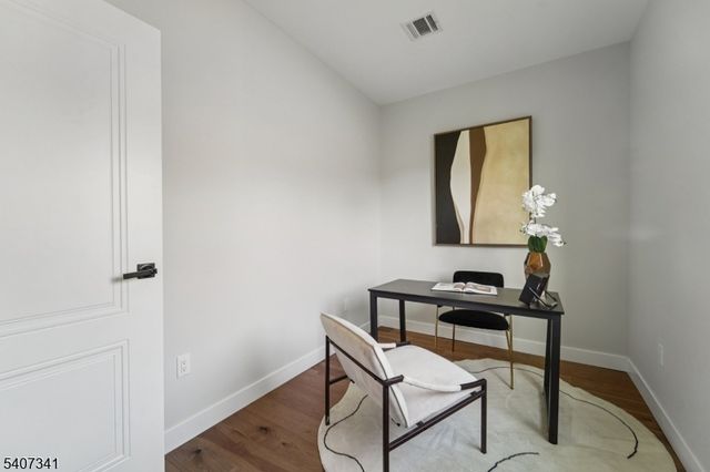 27 Sullivan Dr, Emerson Boro, NJ 07630