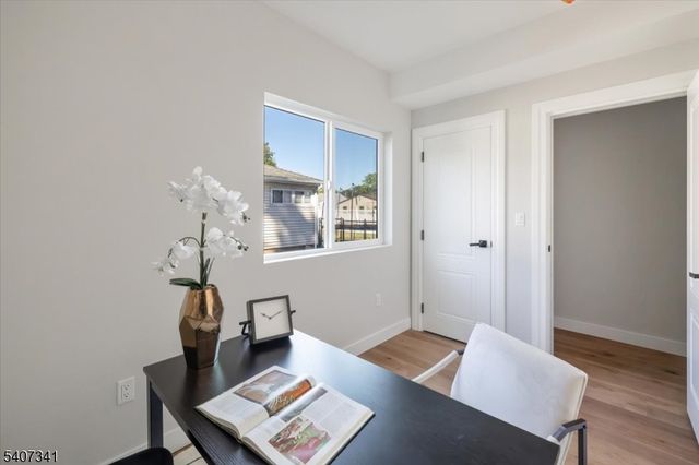 27 Sullivan Dr, Emerson Boro, NJ 07630