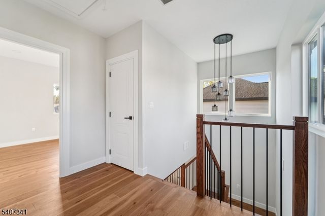 27 Sullivan Dr, Emerson Boro, NJ 07630