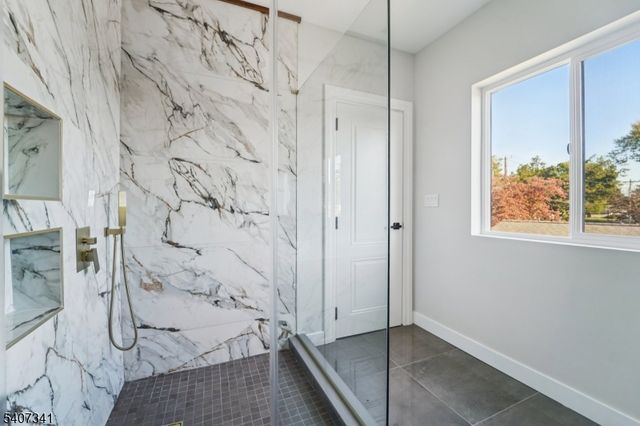 27 Sullivan Dr, Emerson Boro, NJ 07630