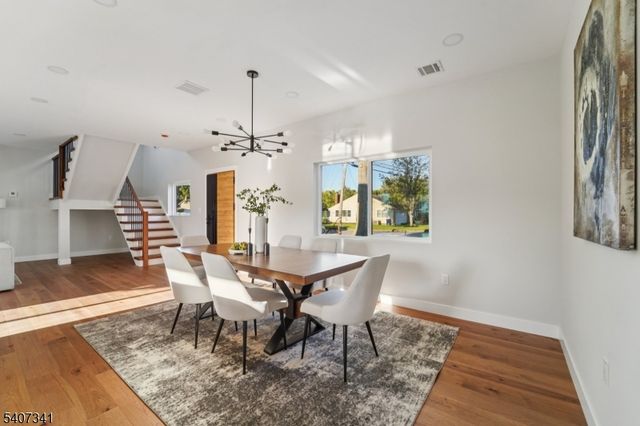 27 Sullivan Dr, Emerson Boro, NJ 07630