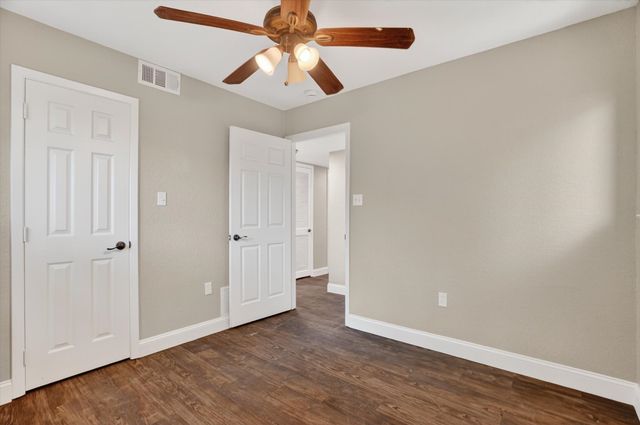 102 Live Oak Lane, Weatherford, TX 76086
