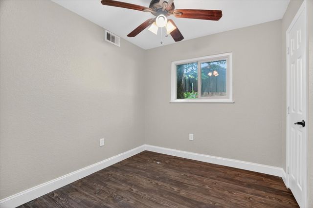 102 Live Oak Lane, Weatherford, TX 76086