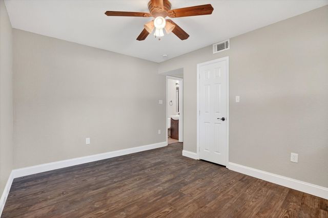 102 Live Oak Lane, Weatherford, TX 76086