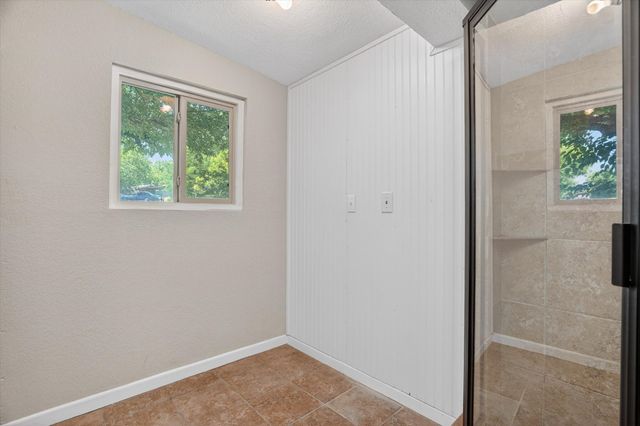 102 Live Oak Lane, Weatherford, TX 76086