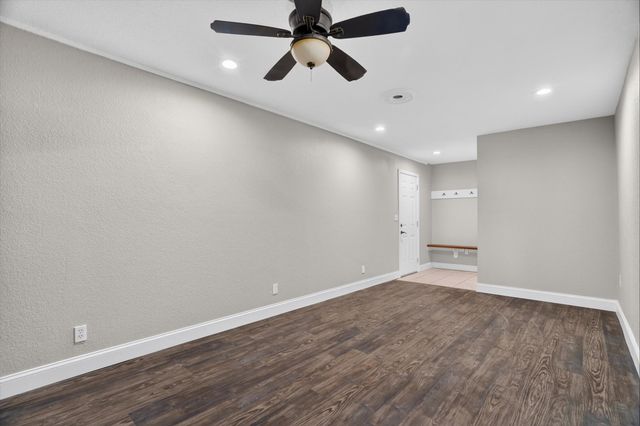 102 Live Oak Lane, Weatherford, TX 76086