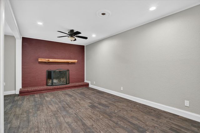 102 Live Oak Lane, Weatherford, TX 76086