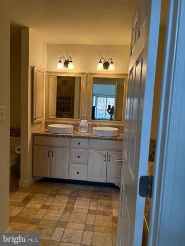 183 CHRISTINA LANDING DR, Wilmington, DE 19801