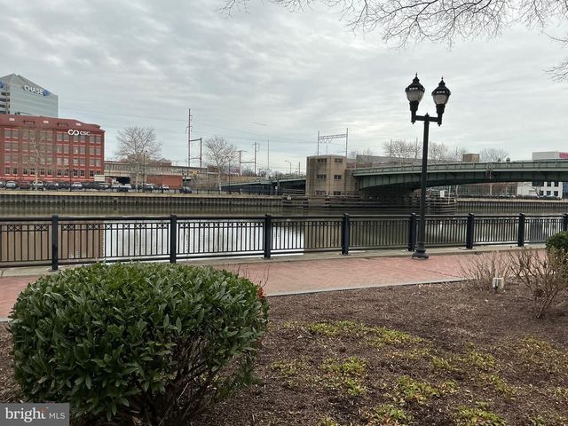 183 CHRISTINA LANDING DR, Wilmington, DE 19801